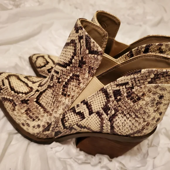 NIB Vince Camuto | Snakeskin Heel western ankle boot - Picture 3 of 7